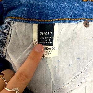 these are some comfortable summer jean shorts, from shein, size small